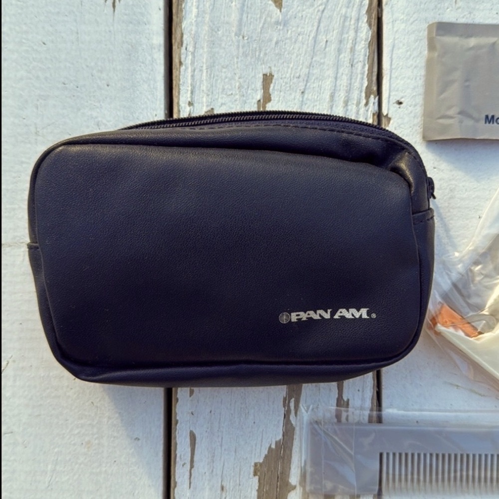 Vintage Pan Am First Class Case with Accessories - Picture 3 of 3